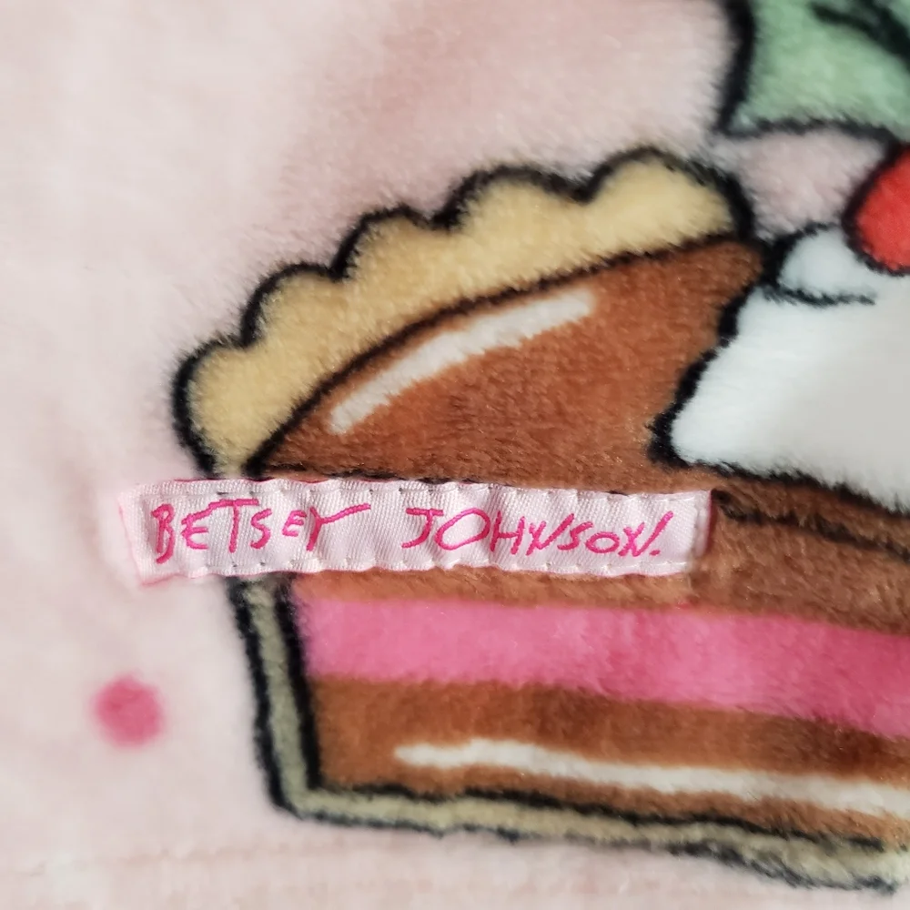 Betsey Johnson Holiday Treats Pink Plush Throw Blanket 50 x 70 NWT